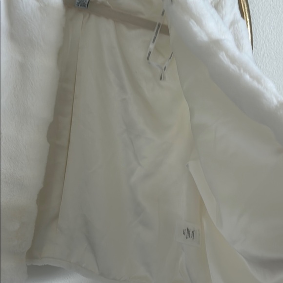 Nina Leonard Ivory Faux Fur Jacket - Picture 4 of 9